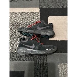 Nike ACG Mountain Fly Low Kids Size 5Y Black Red Excellent